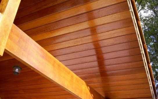 Rei das casas madeira – Reparo do telhado